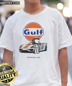 Cute Snoopy Gulf Porsche T-Shirt featuring a playful Snoopy design with Gulf Oil colors on a stylish tee.