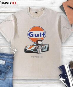 Adorable Cute Snoopy Gulf Porsche washed t-shirt featuring a vibrant design perfect for car enthusiasts and Snoopy fans.