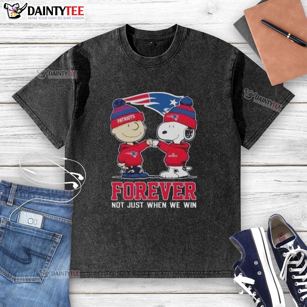 funny-new-england-patriots-x-charlie-brown-vs-snoopy-forever-not-just-when-we-win-washed-t-shirt Funny New England Patriots X Charlie Brown Vs Snoopy t-shirt design with 'Forever Not Just When We Win' slogan.