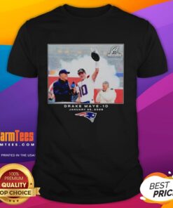 Good New England Patriots Drake Maye NFL 2026 photo t-shirt featuring vibrant team colors and player graphics.