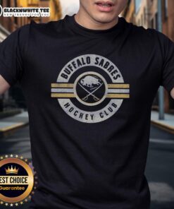 Nice Buffalo Sabres vintage surround T-shirt featuring a classic logo design for hockey fans and collectors.