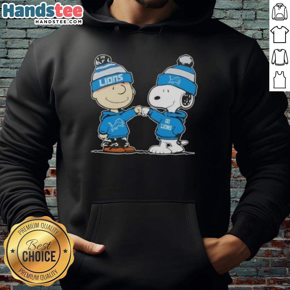 nice-peanuts-charlie-brown-fist-bump-snoopy-x-detroit-lions-football-hoodie Charlie Brown fist bumps Snoopy in a Detroit Lions football hoodie, showcasing a fun Nice Peanuts themed design.