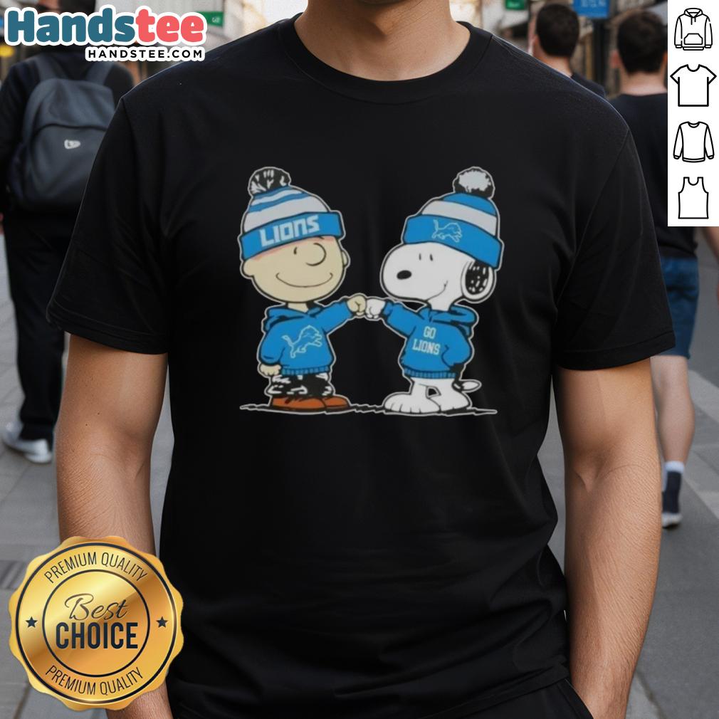 nice-peanuts-charlie-brown-fist-bump-snoopy-x-detroit-lions-football-t-shirt-1 Nice Peanuts Charlie Brown fist bump with Snoopy on a Detroit Lions football T-shirt design, perfect for fans.