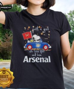 Nice Peanuts Snoopy driving a car on a fall-themed tee for girls who love Arsenal FC.