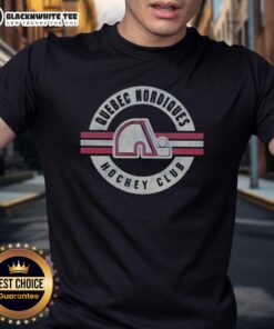 Alt Text: Vintage Quebec Nordiques T-Shirt showcasing a classic surround design, perfect for hockey fans and collectors.