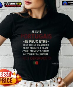 Je Suis Portugais tee featuring the Portuguese flag, perfect for proud Portuguese women. Stylish and comfortable ladies' shirt.