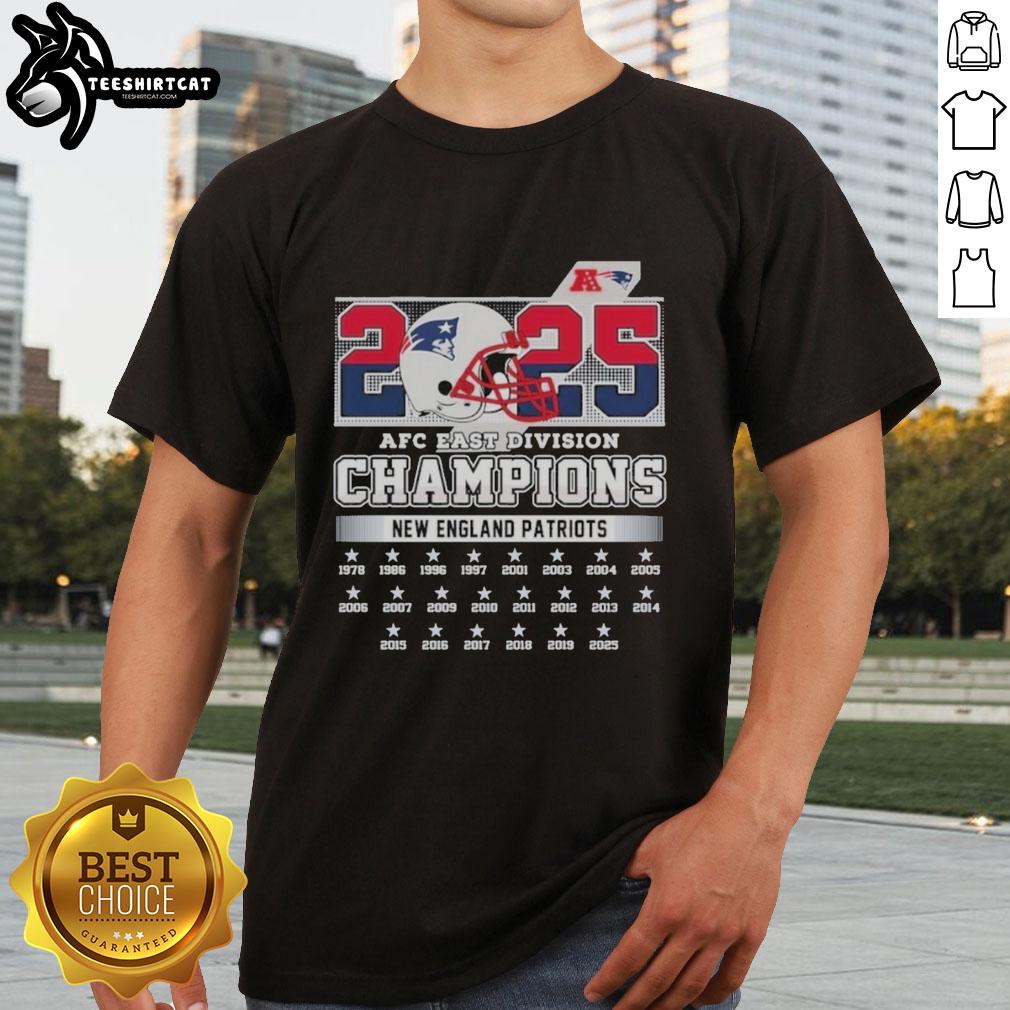 official-new-england-patriots-2025-afc-east-divison-champions-helmet-t-shirt Official New England Patriots 2025 AFC East Division Champions helmet t-shirt showcasing team pride and victory.