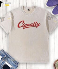 Original Cignatty Washed T-Shirt in soft fabric, featuring a relaxed fit and vintage style for casual outfits.