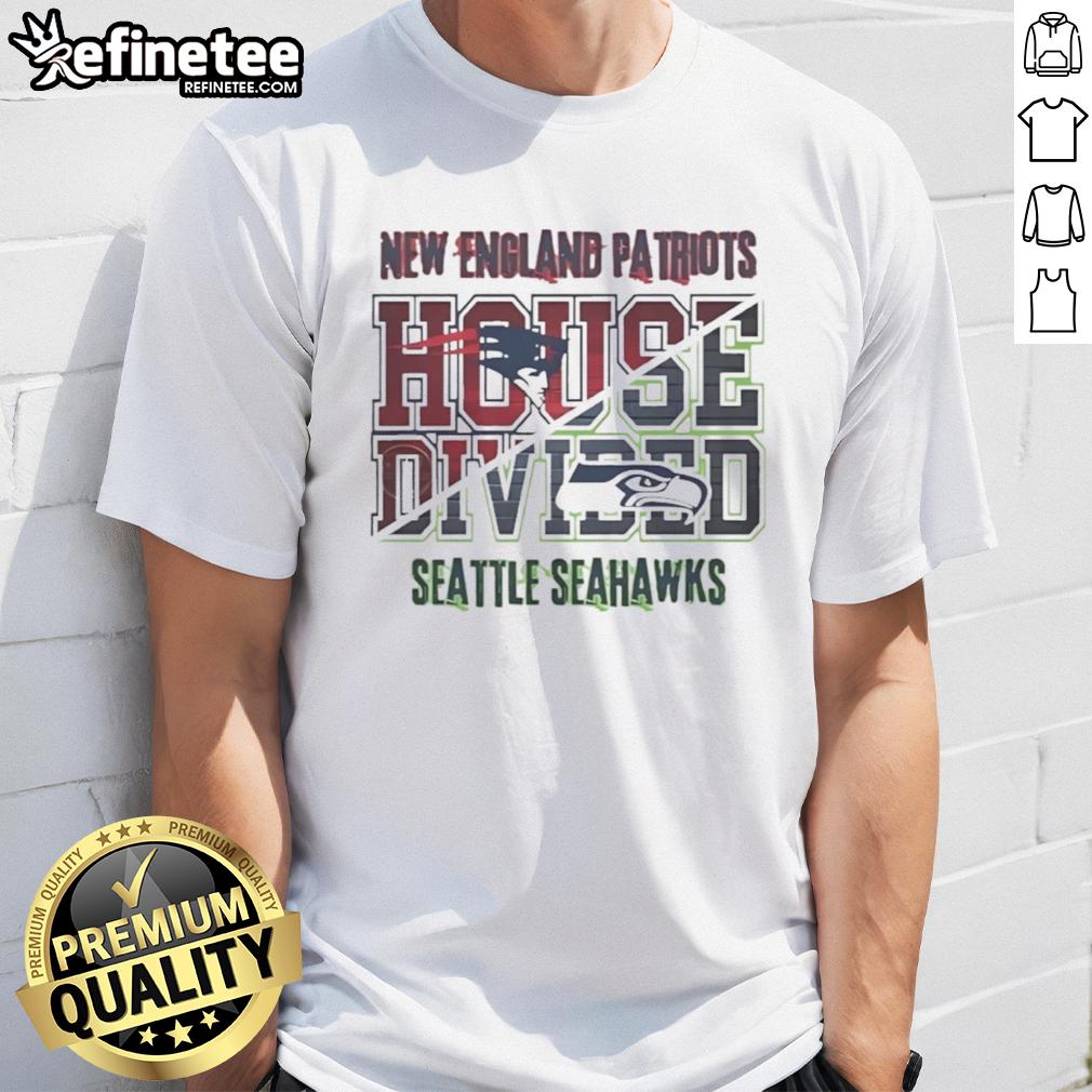 original-new-england-patriots-vs-seattle-seahawks-house-divided-t-shirt-1 Original New England Patriots vs Seattle Seahawks house divided T-shirt featuring team logos and vibrant graphics.