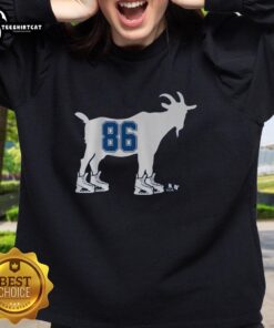 Original Nikita Kucherov GOAT 86 sweatshirt featuring bold graphics and comfortable design for hockey fans.