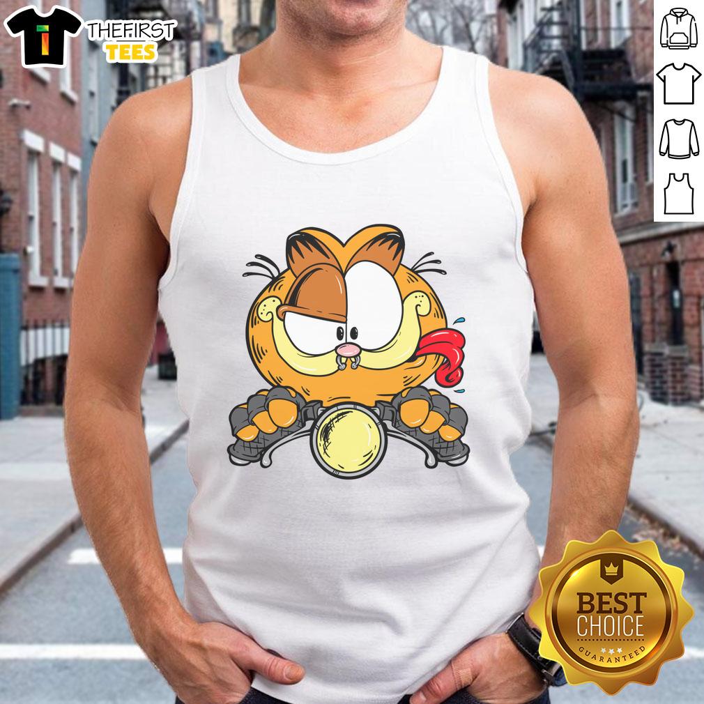 premium-cartoon-garfield-cat-on-a-motorcycle-tank-top Alt Text: Premium cartoon Garfield cat riding a motorcycle on a stylish tank top, perfect for cat lovers and motorcycle enthusiasts.