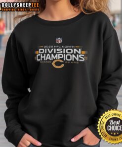 Premium Chicago Bears NFC East Division Champions 2025 logo sweatshirt showcasing team pride and stylish design.