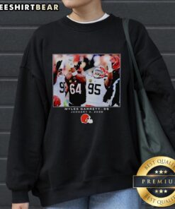 Premium Myles Garrett black Cleveland Browns NFL sweatshirt featuring Week 18 design, perfect for fans.