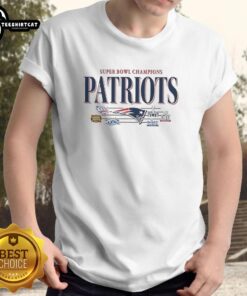 Alt Text: Premium New England Patriots NFL Super Bowl Champions vintage logo T-shirt showcasing team's championships.
