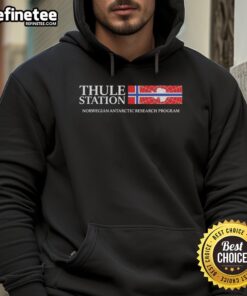 Premium Norwegian flag hoodie from Thule Station, showcasing the Norwegian Antarctic Research Program's logo and design.