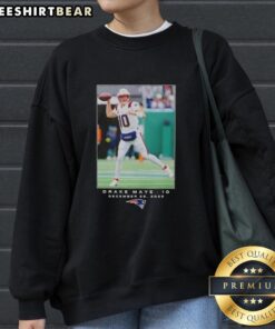 Alt Text: Pretty Drake Maye New England Patriots NFL sweatshirt featuring Week 17 design, perfect for fans and game day.