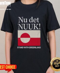 Pretty Nu Det Nuuk Stand ladies tee featuring the Greenland flag design, perfect for fans of Greenlandic culture.