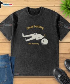 Alt Text: Stylish 'Pretty Social' washed t-shirt, featuring the phrase Battery Sold Separately for a trendy, casual look.