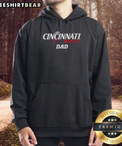 Stylish University of Cincinnati Bearcats Dad logo hoodie in black, perfect for proud Bearcats fans and alumni.