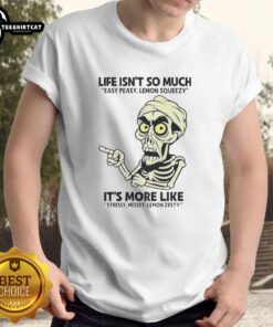 Top Achmed Life Isn't So Much Easy Peasy Lemon Squeezy T-Shirt featuring humorous graphic for casual wear.