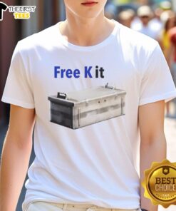 Alt Text: Top Arc Raiders Free Kit T-Shirt featuring vibrant design and comfortable fit for fans and players alike.