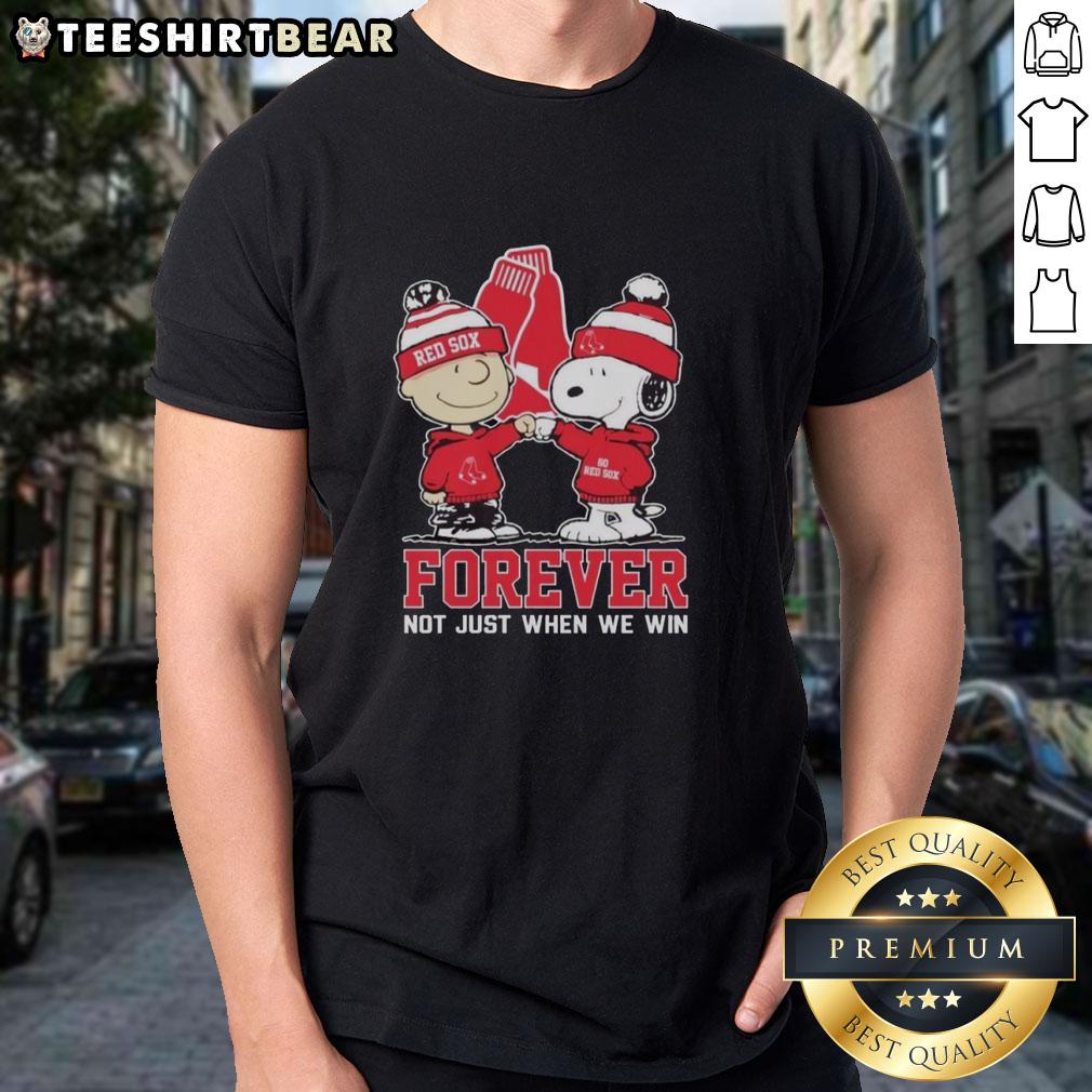 top-boston-red-sox-x-snoopy-and-charlie-brown-best-friend-forever-not-just-when-we-win-t-shirt-1 Boston Red Sox X Snoopy and Charlie Brown T-shirt celebrating friendship, 'Best Friend Forever' design for fans.