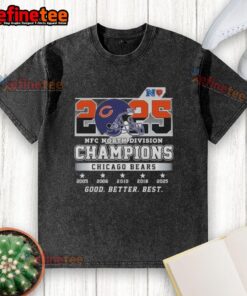 Alt Text: Top Chicago Bears 2025 NFC North Division Champions Good Better Best helmet washed t-shirt in navy blue.
