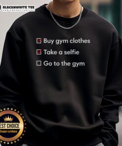 Top gym checklist for buying gym clothes, featuring a stylish sweatshirt perfect for selfies at the gym.