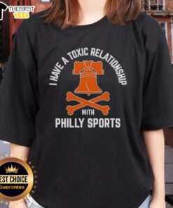 Top I Have A Toxic Relationship With Philly Sports Hockey Ladies Tee, perfect for passionate hockey fans and fashion lovers.