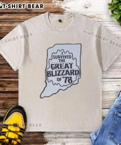 Top I Survived The Great Blizzard Of 78 Indiana Outline T-Shirt showcasing a vintage design celebrating the historic storm.