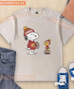 Alt Text: Top Kansas City Chiefs Snoopy Woodstock football NFL washed t-shirt featuring vibrant graphics and a comfortable fit.