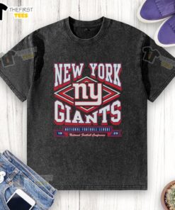 Top New York Giants Heater Washed T-Shirt featuring team colors and logo, perfect for fans and casual wear.