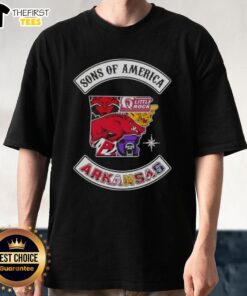 Top Son Of America Arkansas Map T-Shirt featuring sports logos, perfect for fans and outdoor enthusiasts.