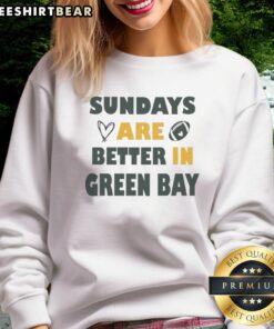 Cozy Green Bay Packers sweatshirt, perfect for top Sundays cheering on the team in style and comfort.