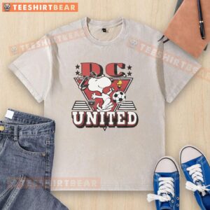Alt Text: Hot Peanuts Snoopy X D.C. United washed t-shirt featuring vibrant graphics and a casual style perfect for fans.