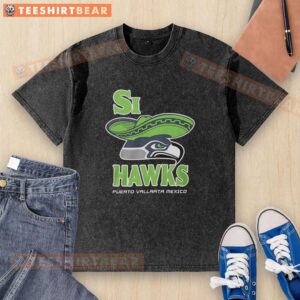Top Si Hawks washed t-shirt featuring a vibrant design, perfect for casual wear in Puerto Vallarta, Mexico.