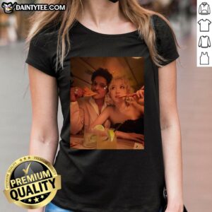 Good Bruno Mars and Rose enjoying pizza at the 2026 Grammy Awards in stylish ladies' tee.