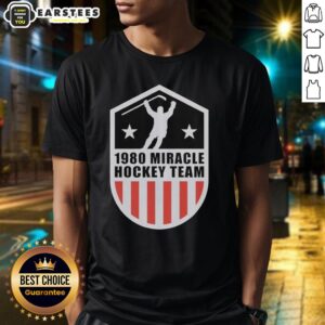 Awesome 1980 Miracle Hockey Team vintage USA hockey team T-shirt showcasing classic design and nostalgic sports spirit.