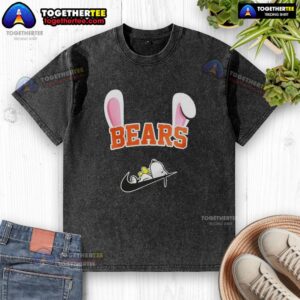 Alt Text: Good Chicago Bears x Snoopy Happy Easter washed t-shirt featuring vibrant graphics and a festive design for fans.