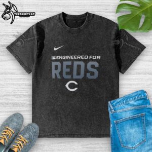 Original Engineered for Cincinnati Reds MLB washed t-shirt featuring team logo and vintage style design.