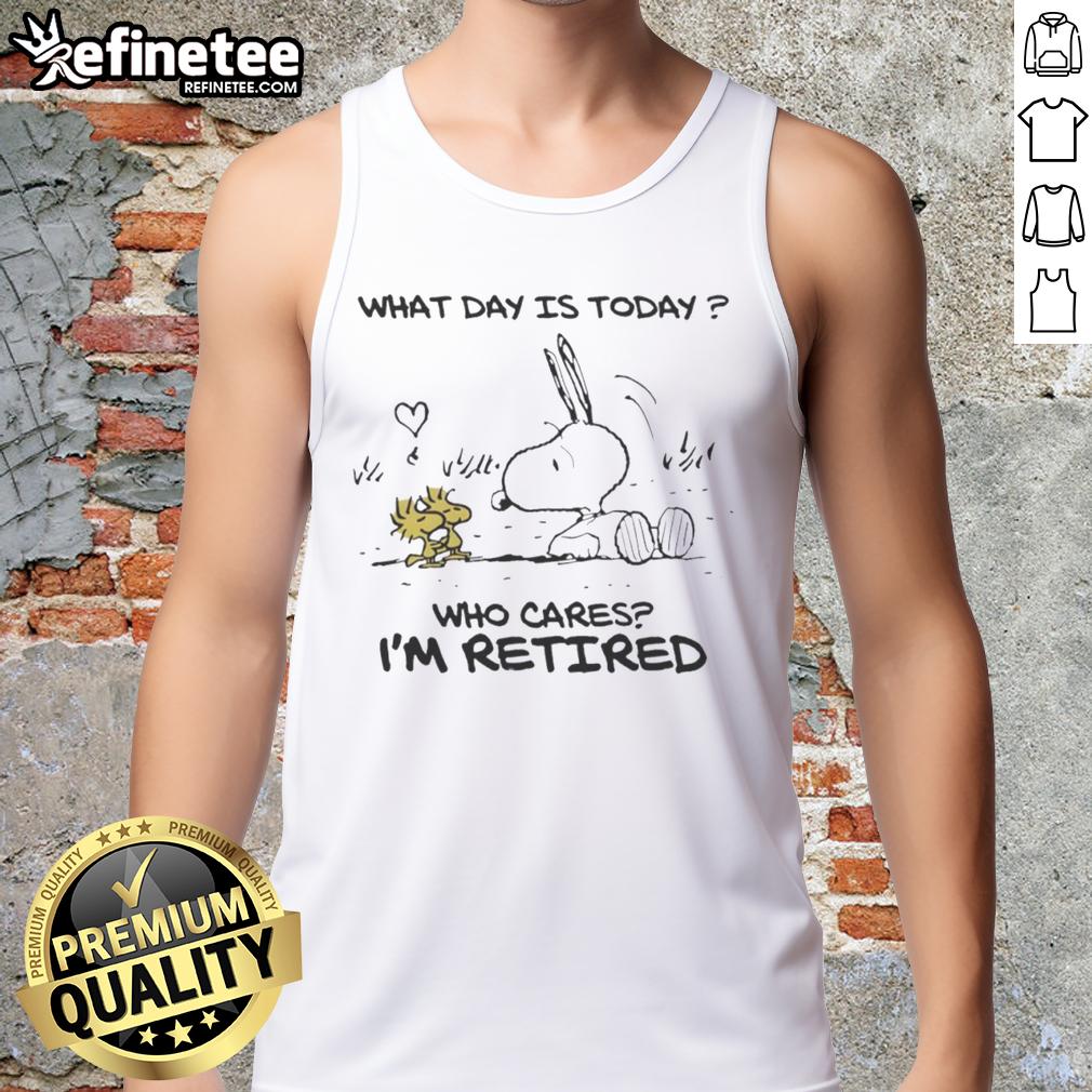 awesome-snoopy-peanuts-what-day-is-today-who-cares-im-retired-tank-top Awesome Snoopy Peanuts tank top featuring 'What Day Is Today? Who Cares, I'm Retired' text design.