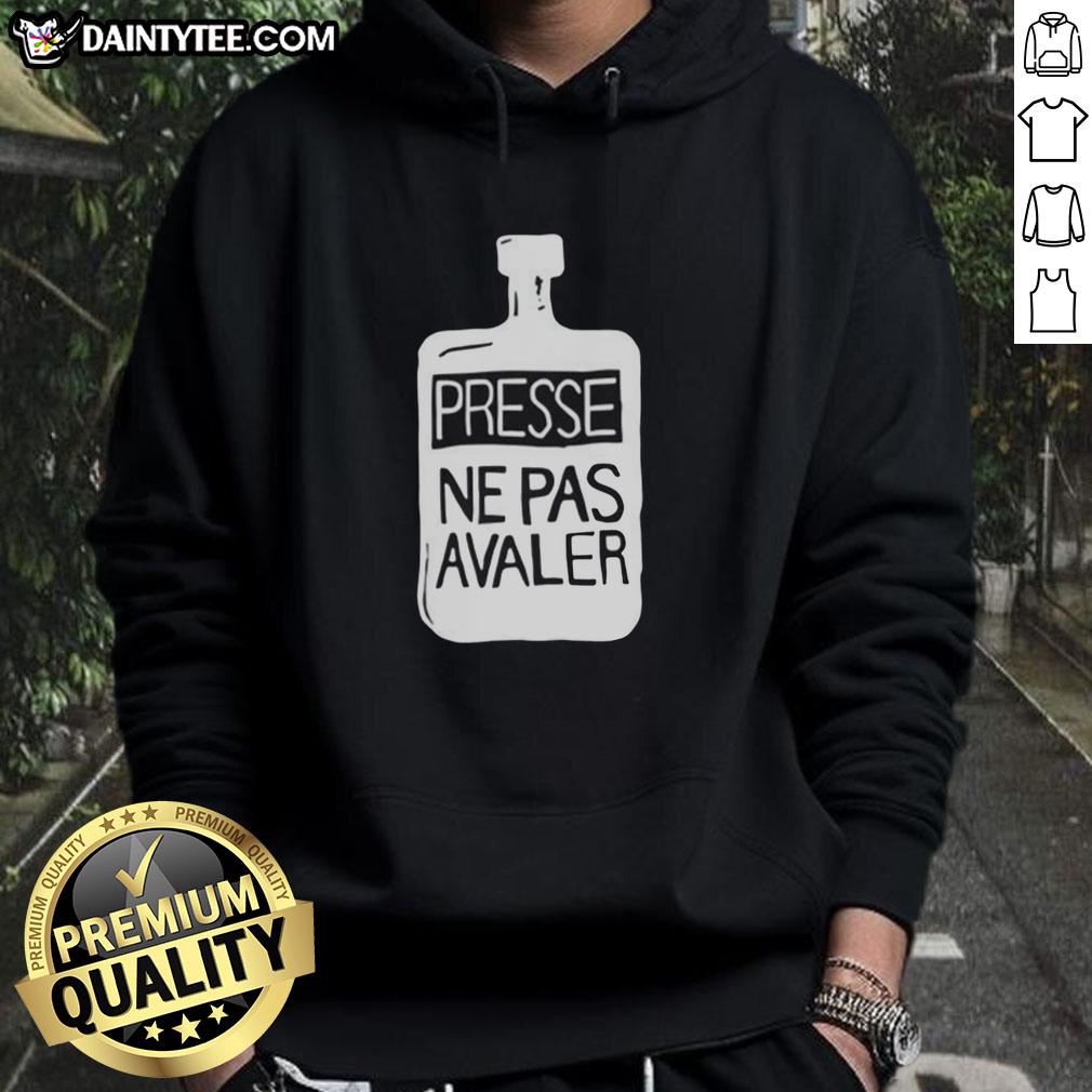 official-thom-yorke-wearing-presse-ne-pas-avaler-hoodie Thom Yorke wearing a Presse Ne Pas Avaler hoodie, showcasing his unique style and artistry at a public event.