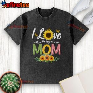 Pretty I Love Being Mom flower washed t-shirt design in soft pastel colors, perfect for celebrating motherhood.
