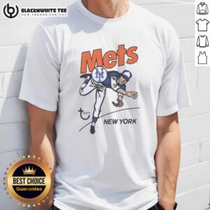 Nice Topps New York Mets Raglan T-Shirt featuring team colors and logo, perfect for baseball fans and casual wear.