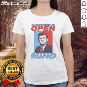 Retro ladies tee featuring a portrait of John F. Kennedy with the quote 'Always Keep An Open Mind' for stylish inspiration.