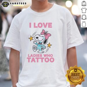 Alt Text: Original Snoopy wearing a pink bow on a 'I Love Ladies Who Tattoo' T-shirt, perfect for tattoo enthusiasts and fans.