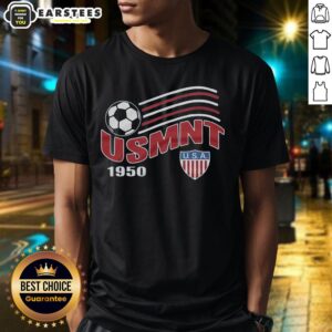 Awesome USMNT 1950 Crest Flag T-Shirt featuring vintage soccer design and patriotic colors for fans of American football.