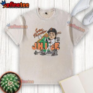 Awesome San Francisco Giants Jung Hoo Lee washed t-shirt displayed on a wooden background, perfect for baseball fans.