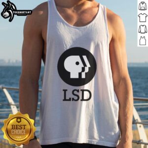 Original Dave Landau wearing an LSD tank top, showcasing his unique style and personality at a comedy event.