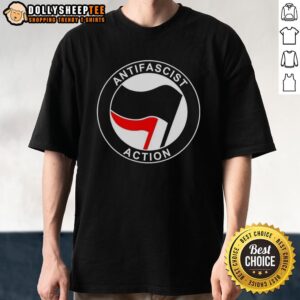 Original Extremadura Antifascista Logo T-Shirt featuring bold graphics and vibrant colors, perfect for activism and style.